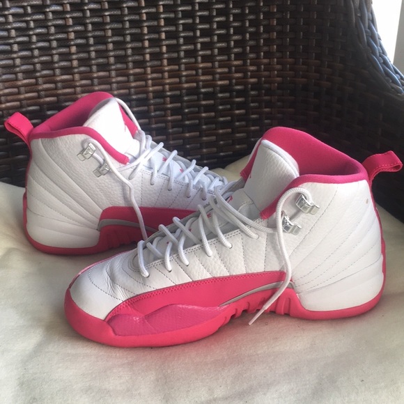 Air Jordan 12 Valentine's Day Vivid Pink - Picture 5 of 15